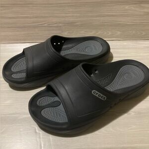 Unisex Crocs Slide Sandals Mens 8 Womens 10 Black Gray Comfort